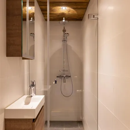 App Les Rocailles 9 Family Retreat With Sauna 公寓